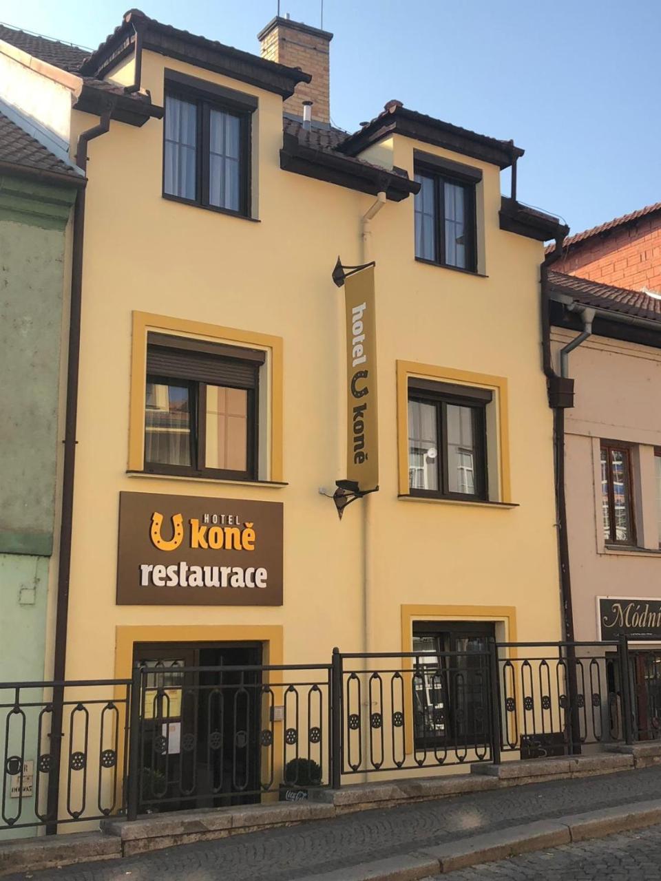 Hotel U Kone Beroun  Esterno foto